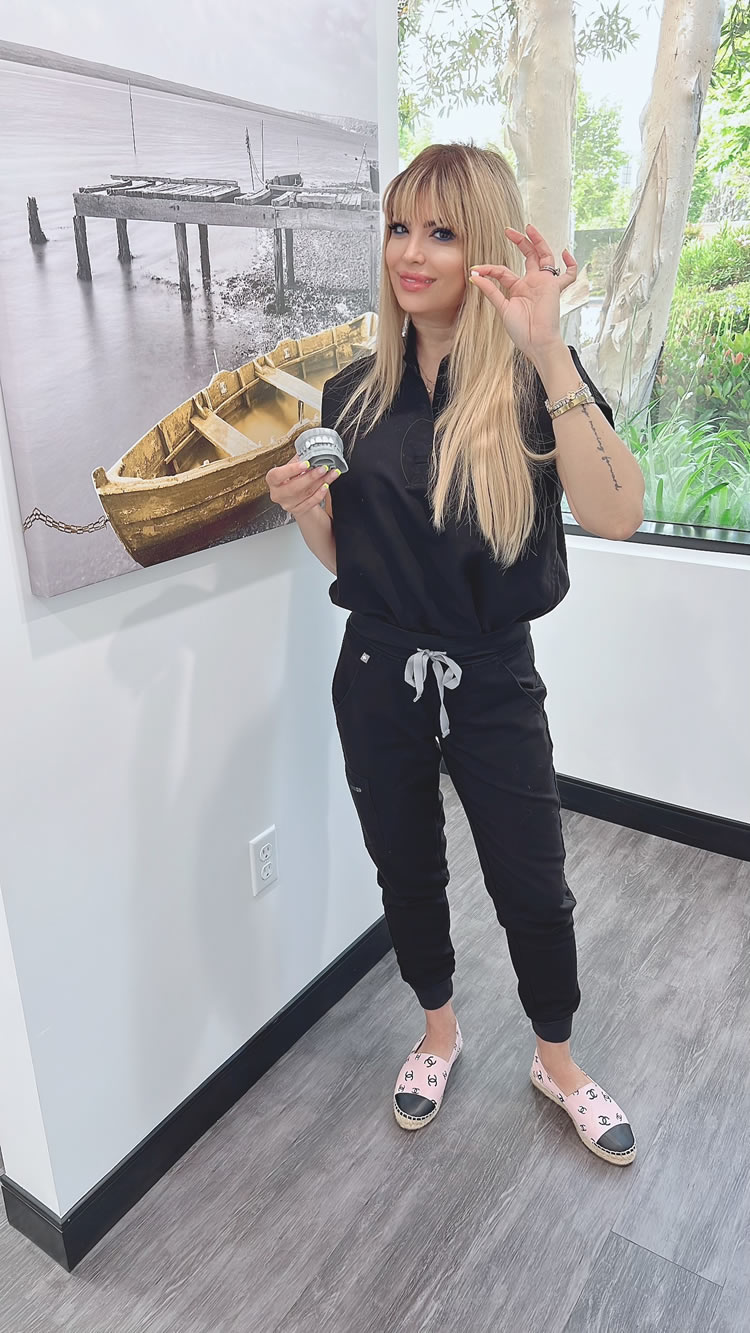 Hollywood-Veneers-from-the-Gentle-Dentist-of-Newport-Beach-CA.jpg