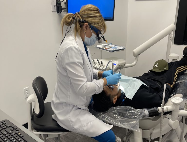 vNewport-Beach-Ca-Zoom-Teeth-Whitening-Dentist-Newport-Beach-768x587-1
